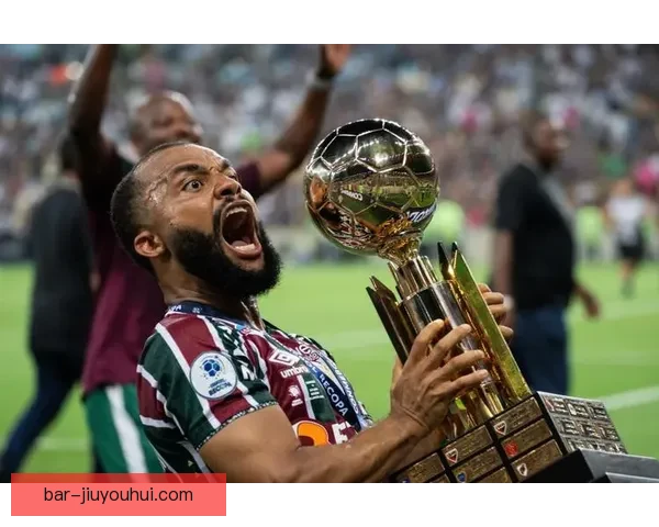 尼诺率领弗鲁米嫩塞历史性捧起首座解放者杯成就伟大荣耀