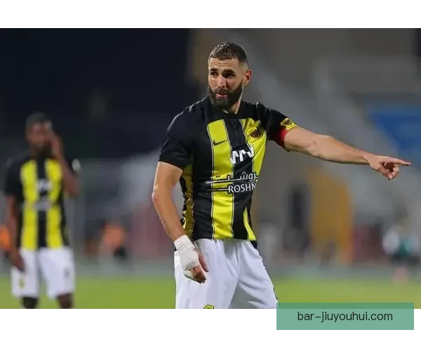 本泽马正式告别皇马生涯转投沙特吉达联合开启新篇章